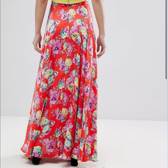 ASOS Petite Red Floral Satin FRONT Slit Maxi Skirt - Picture 11 of 11